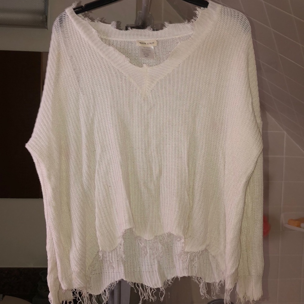 Trendy white long sleeve sweater